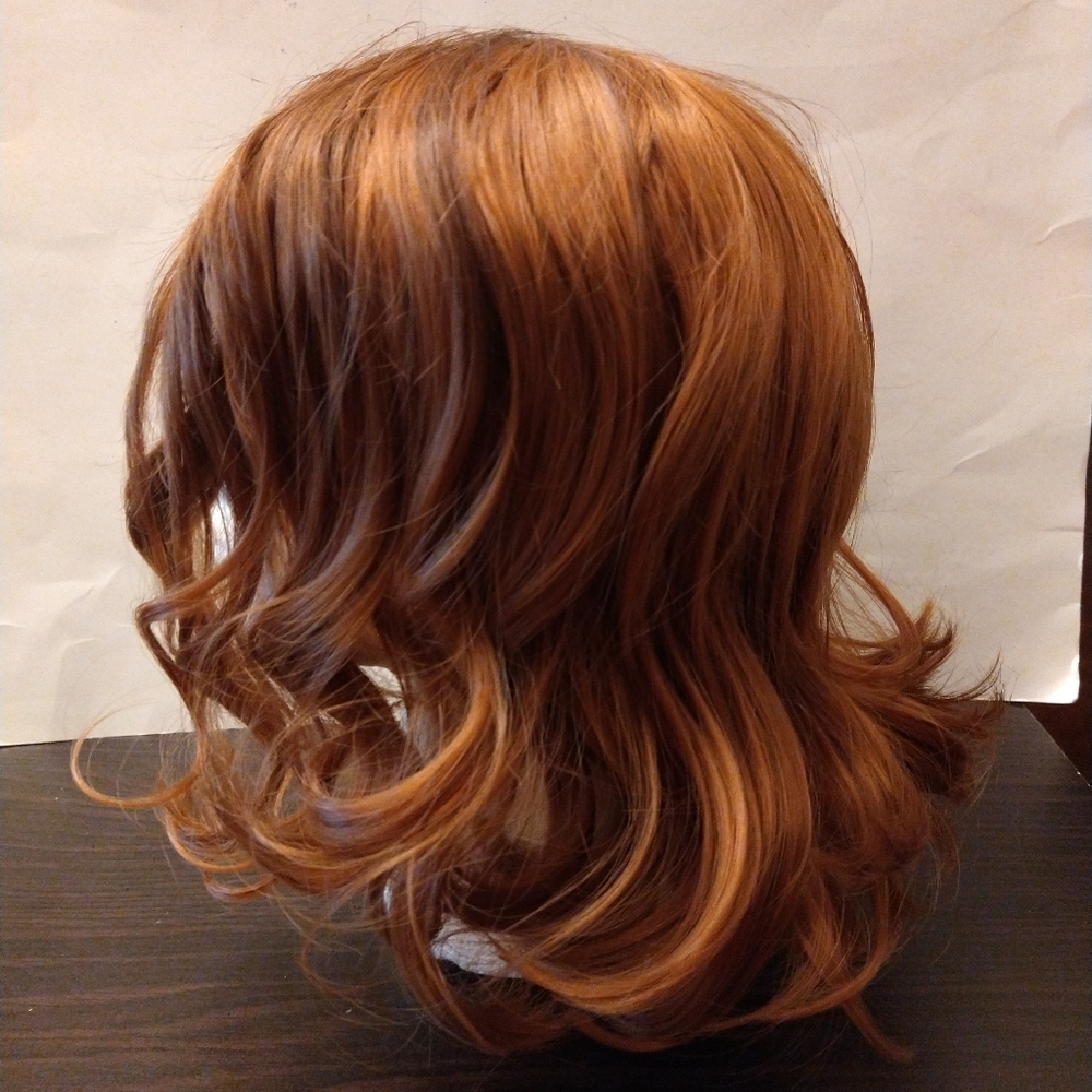 Wavy Bob Honey Blonde Fake Scalp Wig - Picture 4 of 8